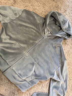 SKIMS Soft Zip-Up Hoodie in Light Gray